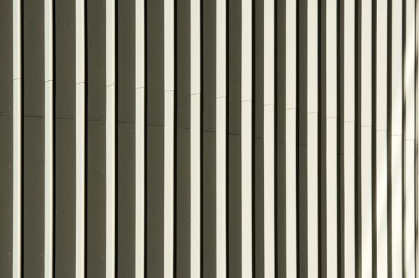 Aluminium gevelbekleding verticale lamellen